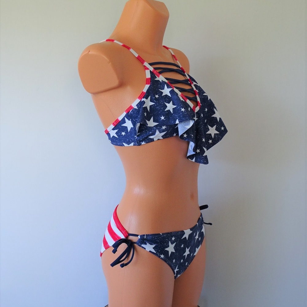 California Waves NWT 2Pc Flounce Junior Bikini Set - Picture 2 of 3